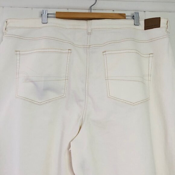 American Eagle Womens Plus White Distressed Mom Jeans Size 24 - Picture 4 of 10